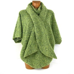 Poncho femme en maille bouclette vert. Fabriqué en France