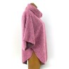 Poncho femme en maille bouclette rose. Fabriqué en France