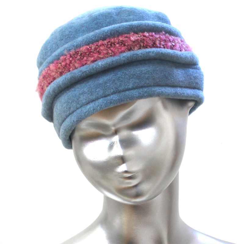 Chapeau, toque femme en polaire, bleu ciel avec 2 bandeaux amovibles en bouclette, 2 hauteurs possibles. Fabrication Française.