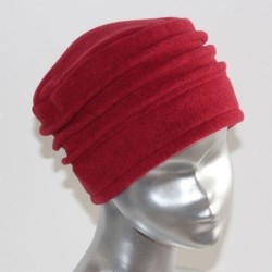 Chapeau, toque femme rouge...