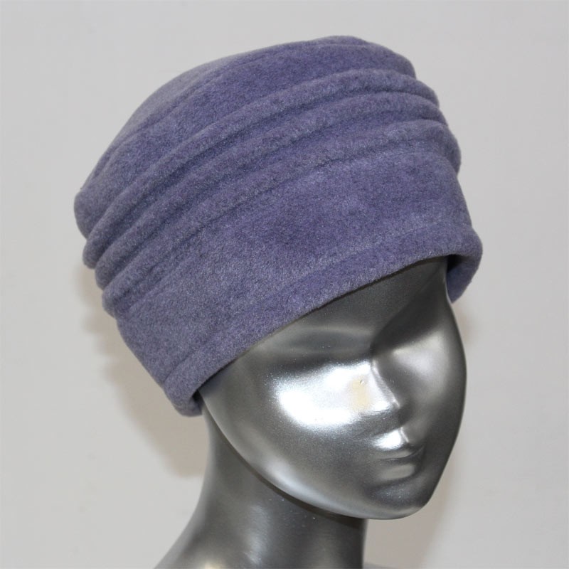 Chapeau, toque femme couleur lavande en polaire. 8 couleurs disponibles, 3 plis. Fabrication française