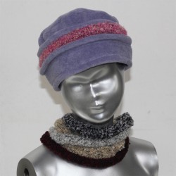 Chapeau, toque femme en polaire, lavande avec 2 bandeaux amovibles en bouclette, 2 hauteurs possibles. Fabrication Française.