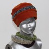 Chapeau, toque femme en polaire, orange avec 2 bandeaux amovibles en bouclette, 2 hauteurs possibles. Fabrication Française.