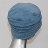 Chapeau, toque femme en polaire bleu ciel. 5 couleurs de fleurs en tissus disponibles, 3 plis. Fabrication française.