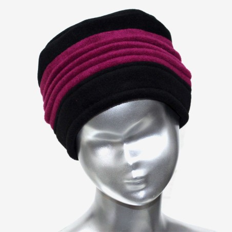 Chapeau, toque femme bicolore, noire et Fushia en polaire. 3 plis. Taille unique. Fabrication française.