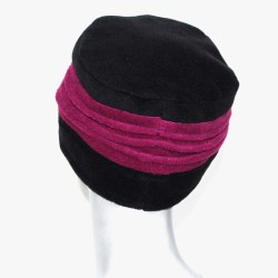 Chapeau, toque femme bicolore, noire et Fushia en polaire. 3 plis. Taille unique. Fabrication française.