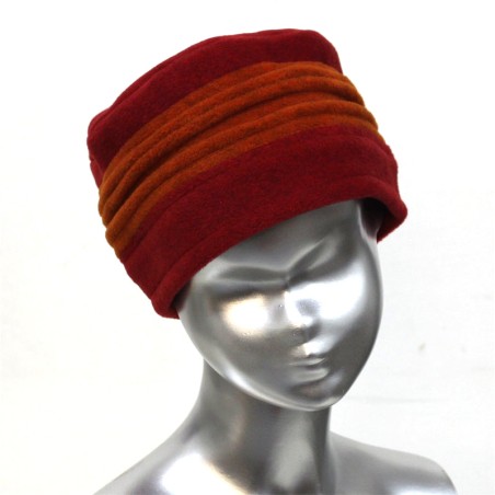 Chapeau, toque femme bicolore, rouge et orange en polaire. 3 plis. Taille unique. Fabrication française.