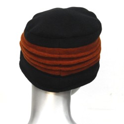 Chapeau, toque femme bicolore, noire et orange en polaire. 3 plis. Taille unique. Fabrication française.