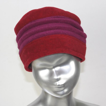 Chapeau, toque femme bicolore, rouge et fushia en polaire. 2 plis. Taille unique. Fabrication française.