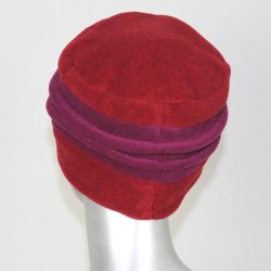 Chapeau, toque femme bicolore, rouge et fushia en polaire. 2 plis. Taille unique. Fabrication française.