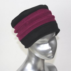 Chapeau, toque femme bicolore, noire et Fushia en polaire. 2 plis. Taille unique. Fabrication française.